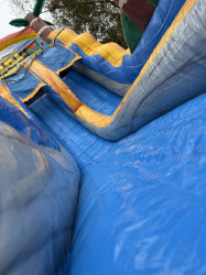 IMG 0357 1778106891 18 ft double tiki with inflatable pool ( splash pad )
